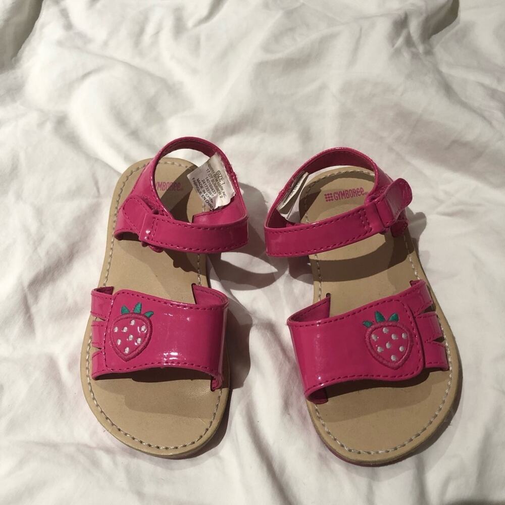 Gymboree 7 hot pink strawberry sandal worn once